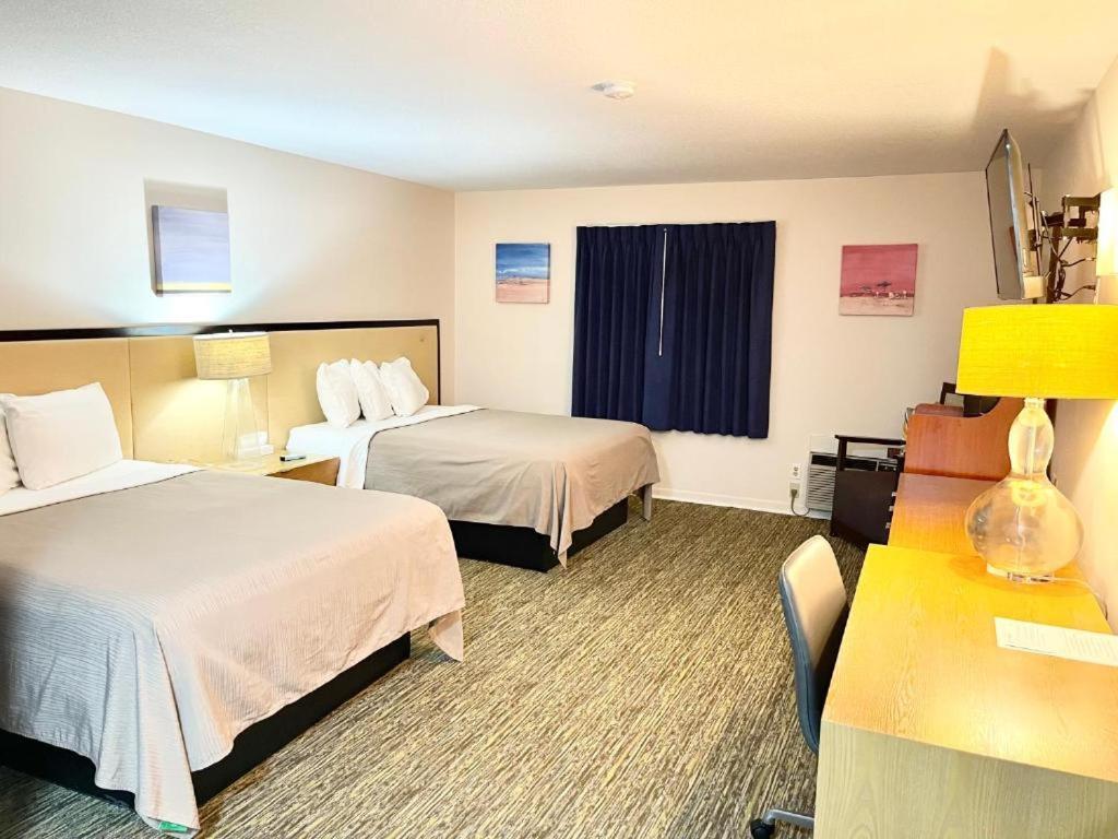 Camp Inn Lodge Au Sable Екстериор снимка