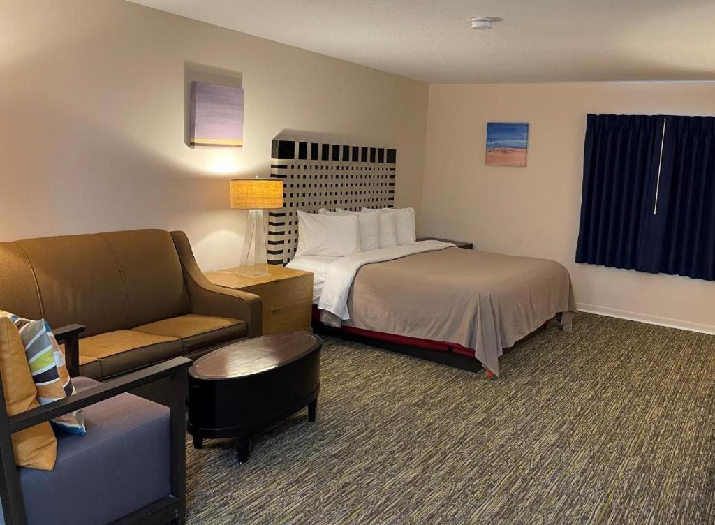 Camp Inn Lodge Au Sable Екстериор снимка