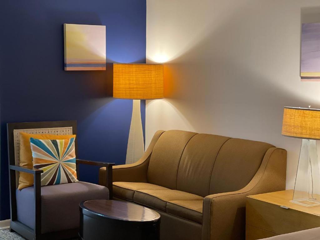 Camp Inn Lodge Au Sable Екстериор снимка